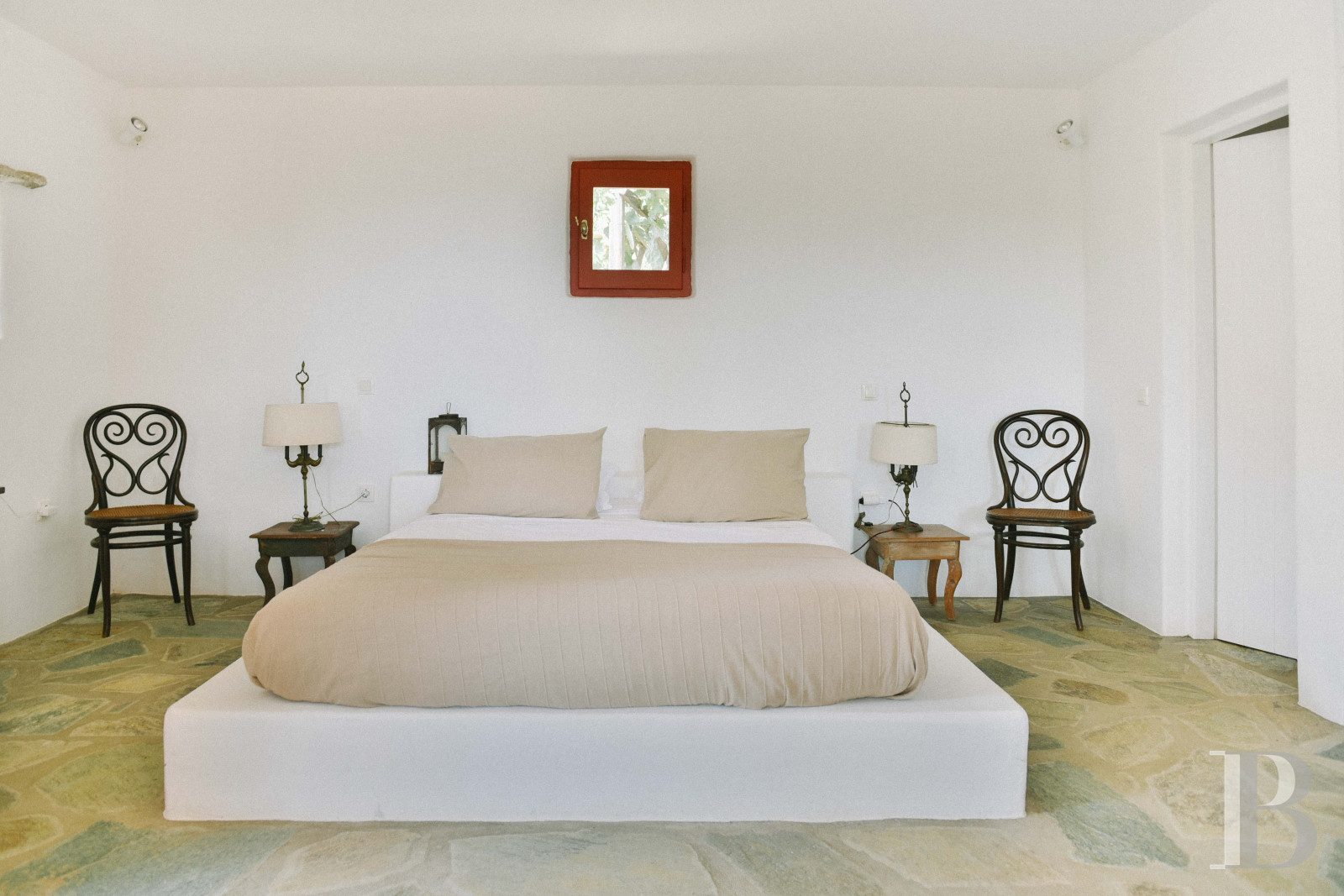 Three former sheepfolds united by a beautiful spirit by the sea in Tinos, the Cyclades - photo  n°21